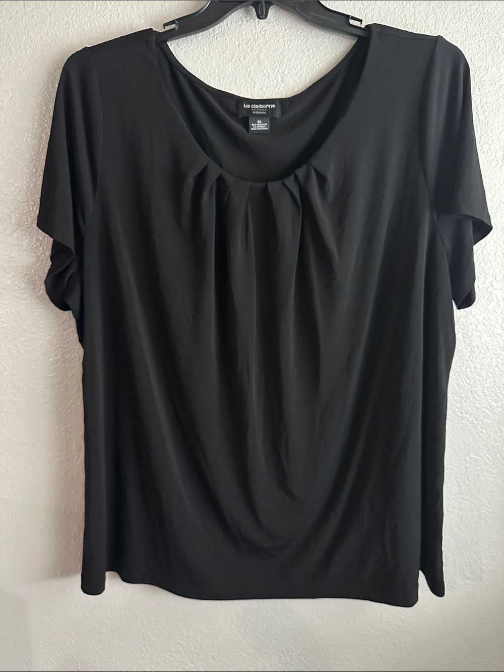 Liz Claiborne Black Scoop Neck Short Sleeve Tee with Pleated Front